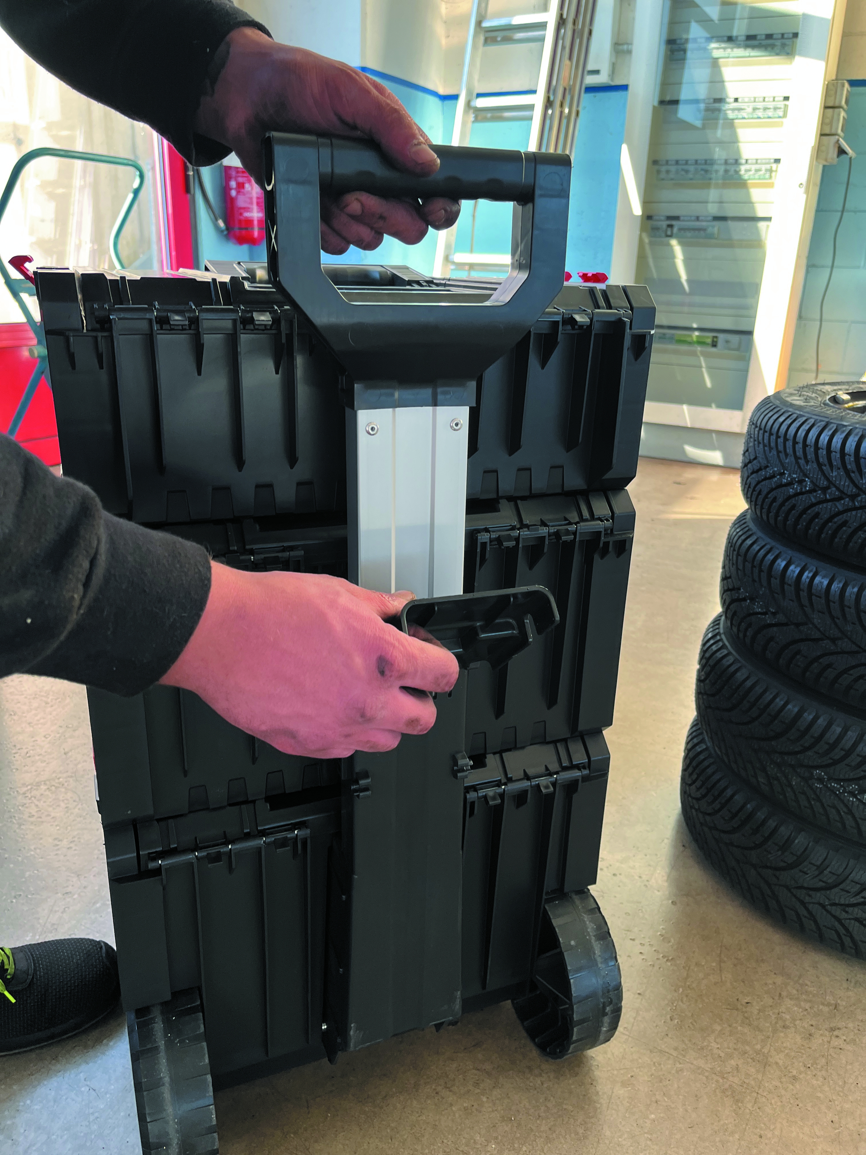 CROWN Aufbewahrungsbox 28 Liter