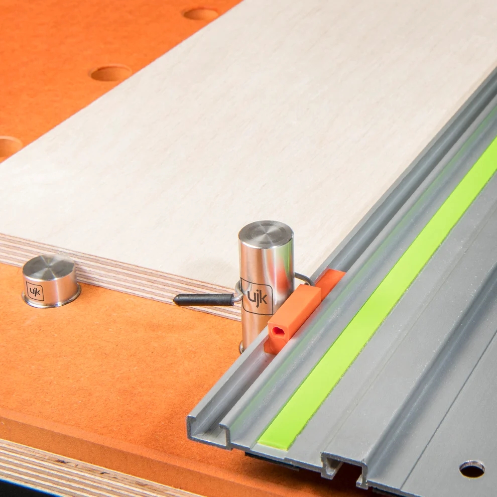 UJK Klemmset / Spannset für Führungsschiene für ø20mm Lochsystem