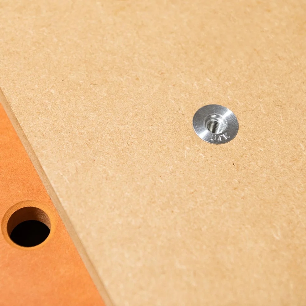 UJK M8 Gewindeeinsatz für ø20mm Lochsystem 32mm - 2er Set