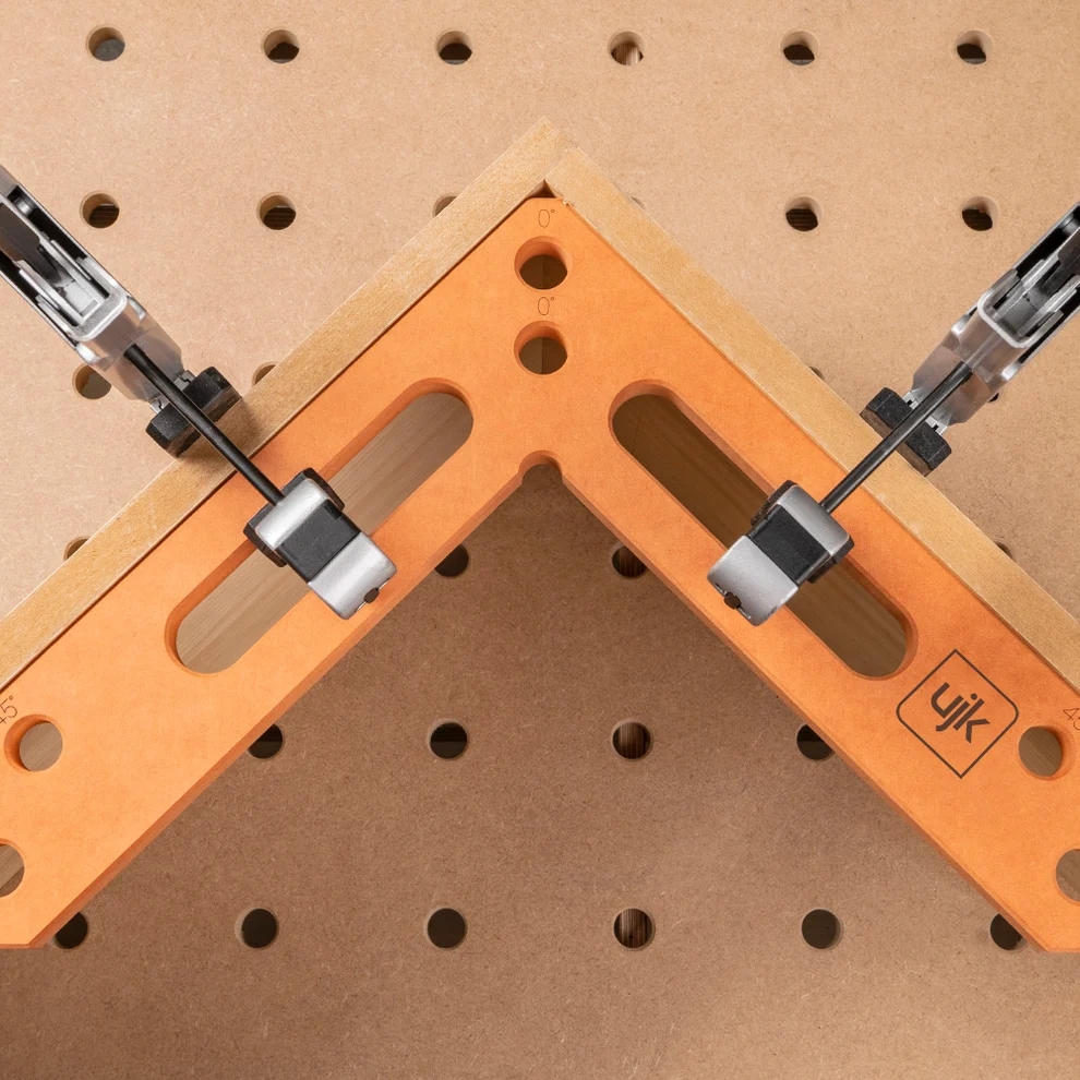 UJK Montagewinkel für ø20mm Lochsystem