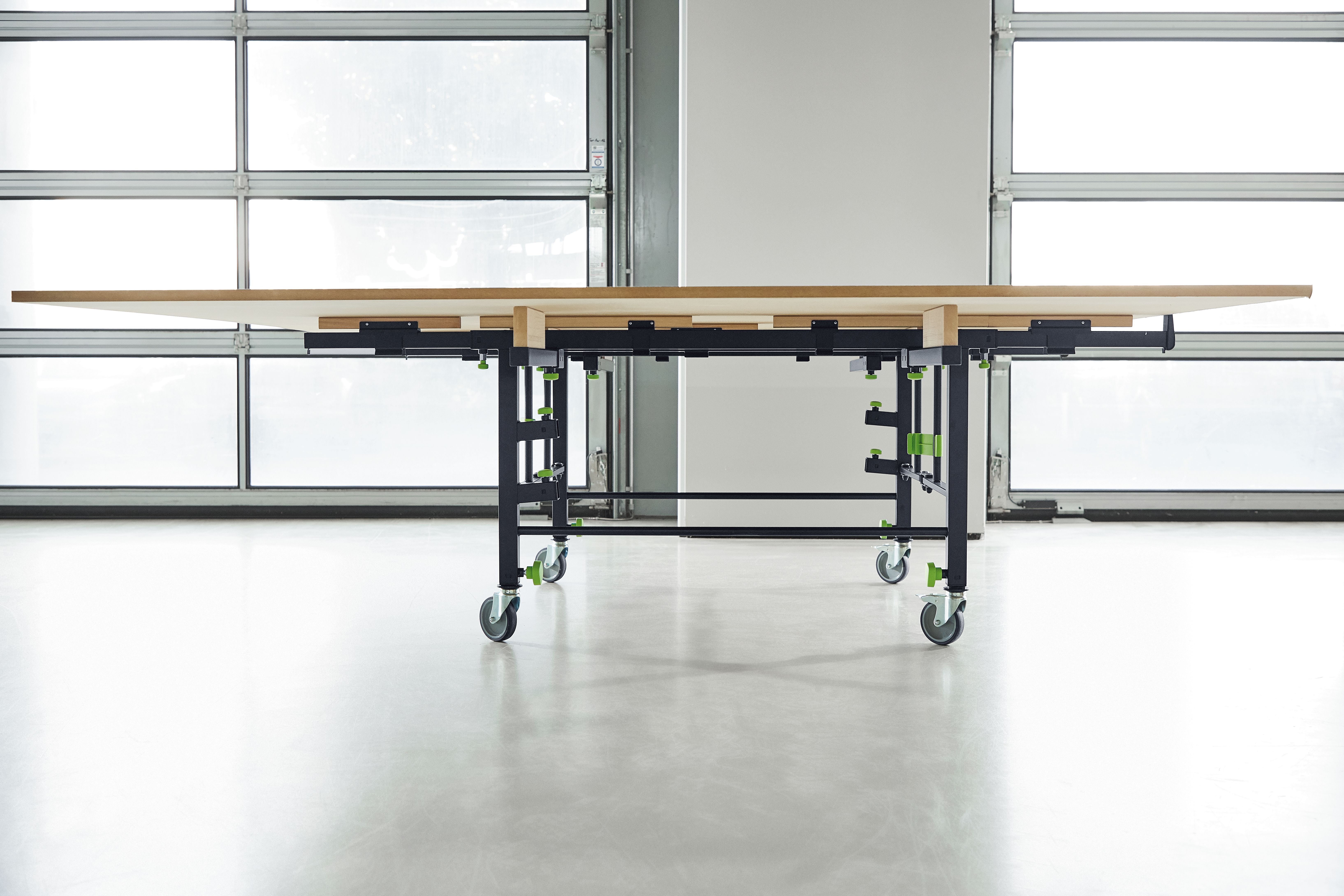 Festool Mobiler Säge- und Arbeitstisch STM 1800